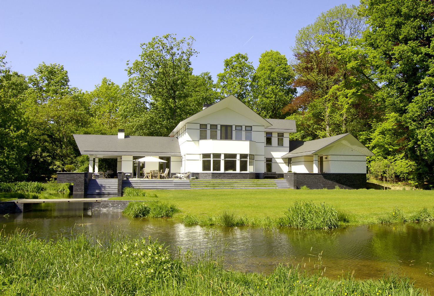 Luxe villa in Velp, Van Hoogevest Architecten Van Hoogevest Architecten Modern Garden