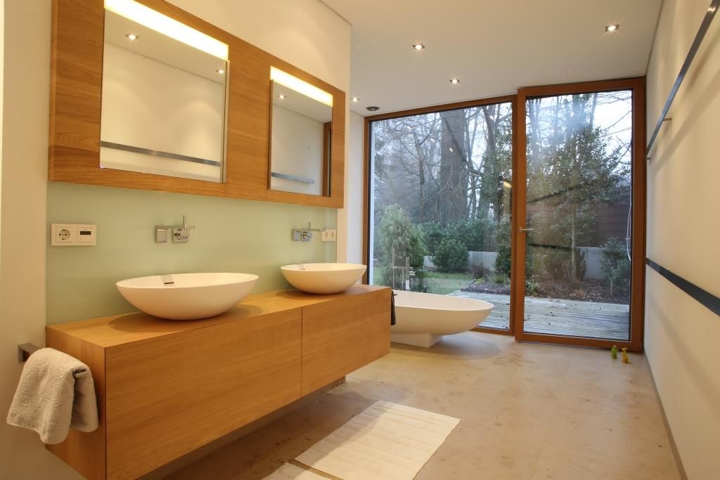 Einfamilienhaus Starnberg, Huaber & more Huaber & more Modern bathroom