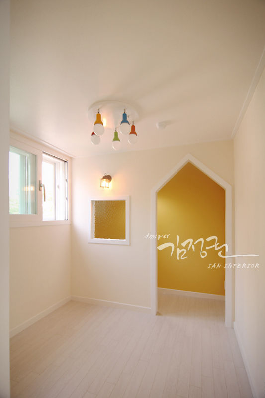 산호 아파트 , 김정권디자이너 김정권디자이너 Modern nursery/kids room Porcelain