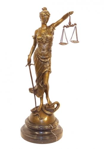 Large Lady Justice sculpture on marble, Part of Roman Mythology Kunst & Ambiente - Bronzefiguren / Skulpturen Manufaktur Weitere Zimmer Kupfer/Bronze/Messing Skulpturen