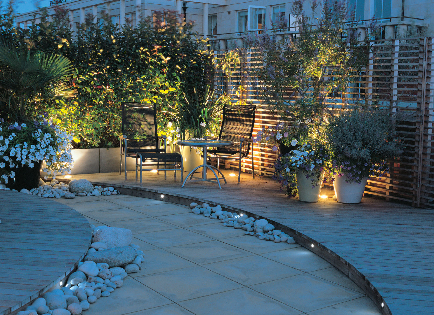 A Roof Garden, Chelsea, Bowles & Wyer Bowles & Wyer بلكونة أو شرفة