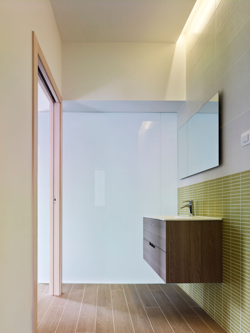 rehabilitación integral en Cangas, rodríguez + pintos arquitectos rodríguez + pintos arquitectos Modern bathroom