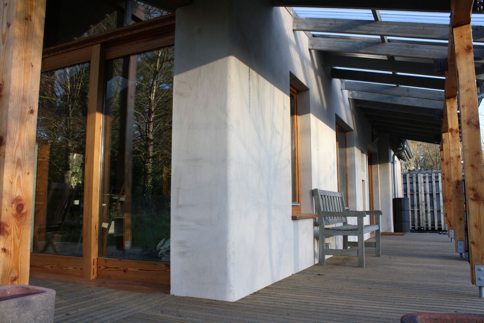 Hemp Cottage, Rachel Bevan Architects Rachel Bevan Architects Patios & Decks