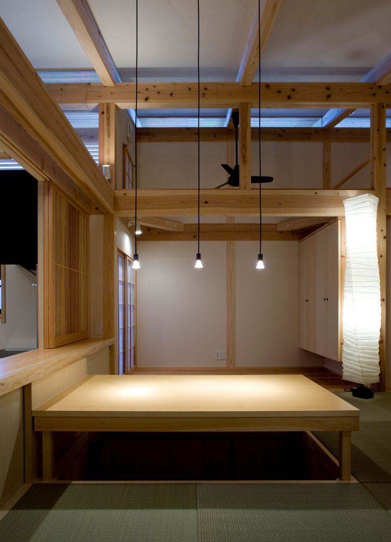 saijo house, 髙岡建築研究室 髙岡建築研究室 Dining room لکڑی Wood effect