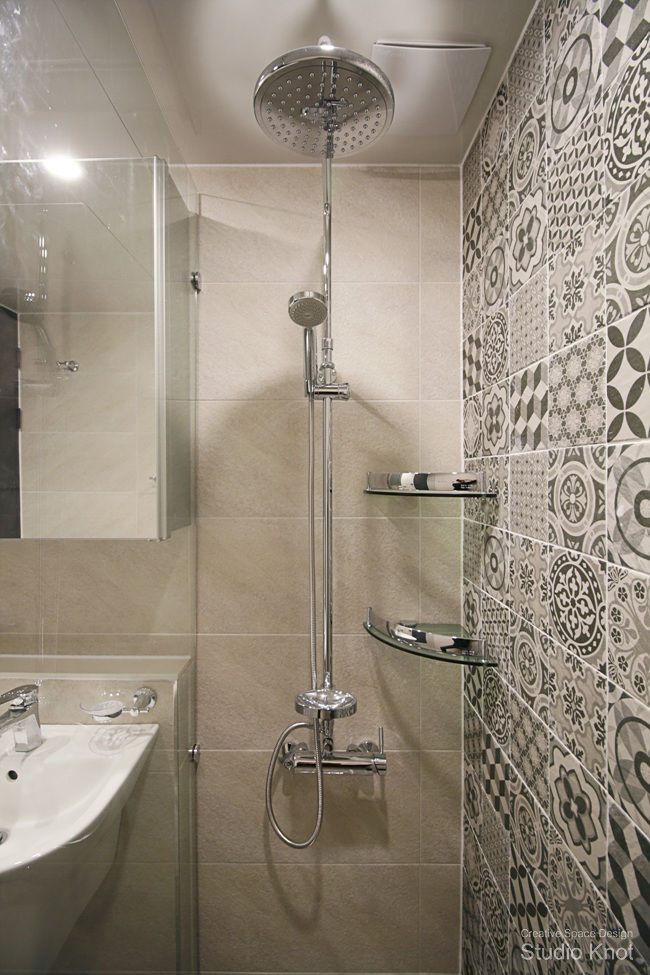 homify Modern Banyo