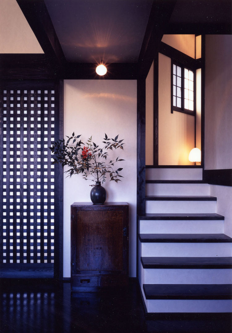 misawa house, 髙岡建築研究室 髙岡建築研究室 Asian corridor, hallway & stairs