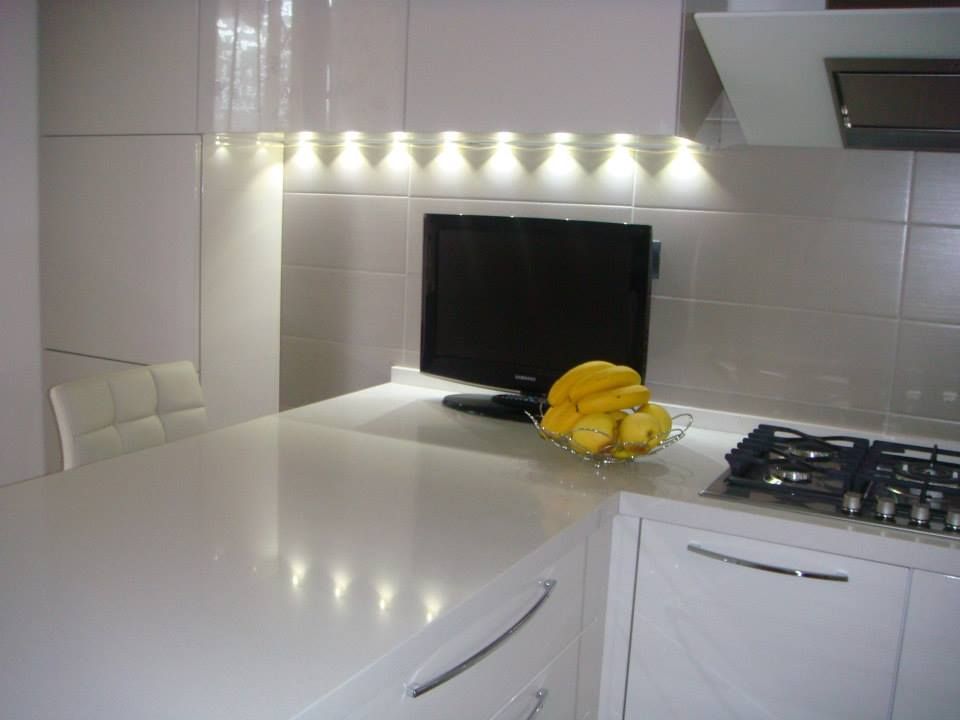 Lavori eseguiti da Ceramiche Benuzzi presso Abitazioni private, Benuzzi srl Benuzzi srl Modern Kitchen Ceramic