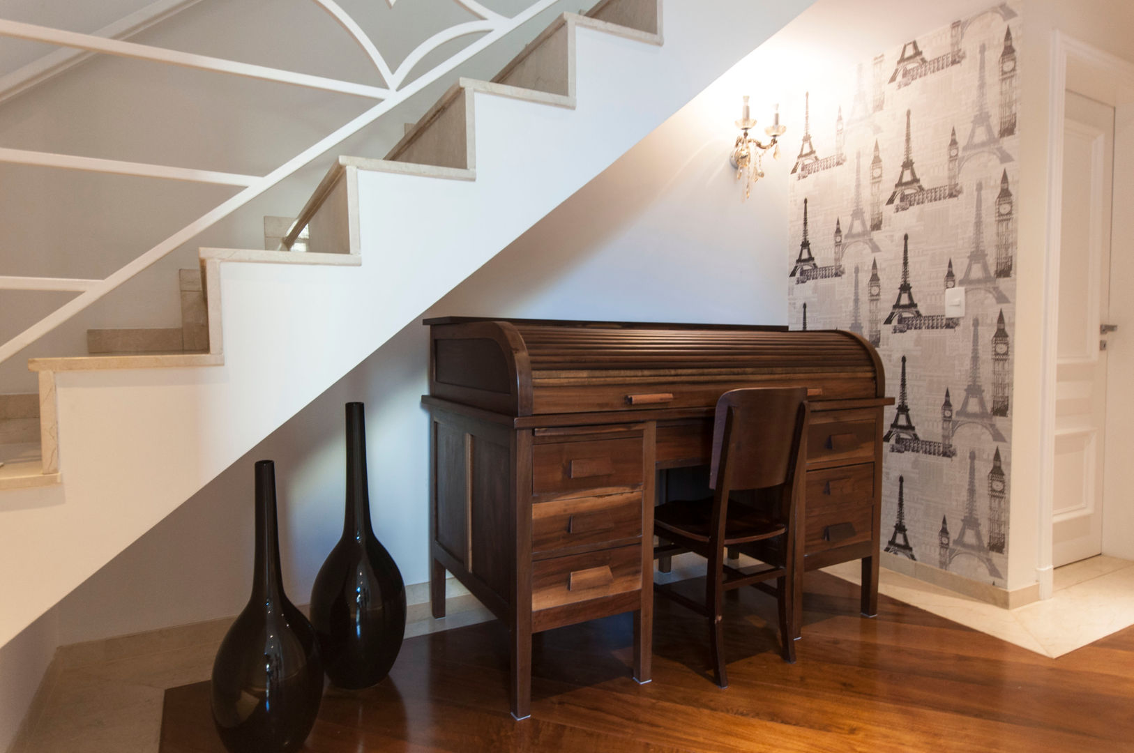 Residência Central Park, Haus Brasil Arquitetura e Interiores Haus Brasil Arquitetura e Interiores Eclectic style corridor, hallway & stairs