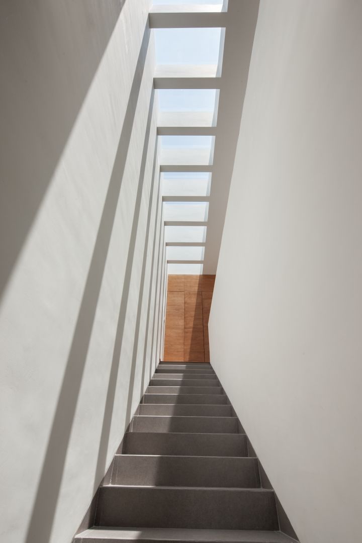 Casa Ming, LGZ Taller de arquitectura LGZ Taller de arquitectura Modern Corridor, Hallway and Staircase Ceramic