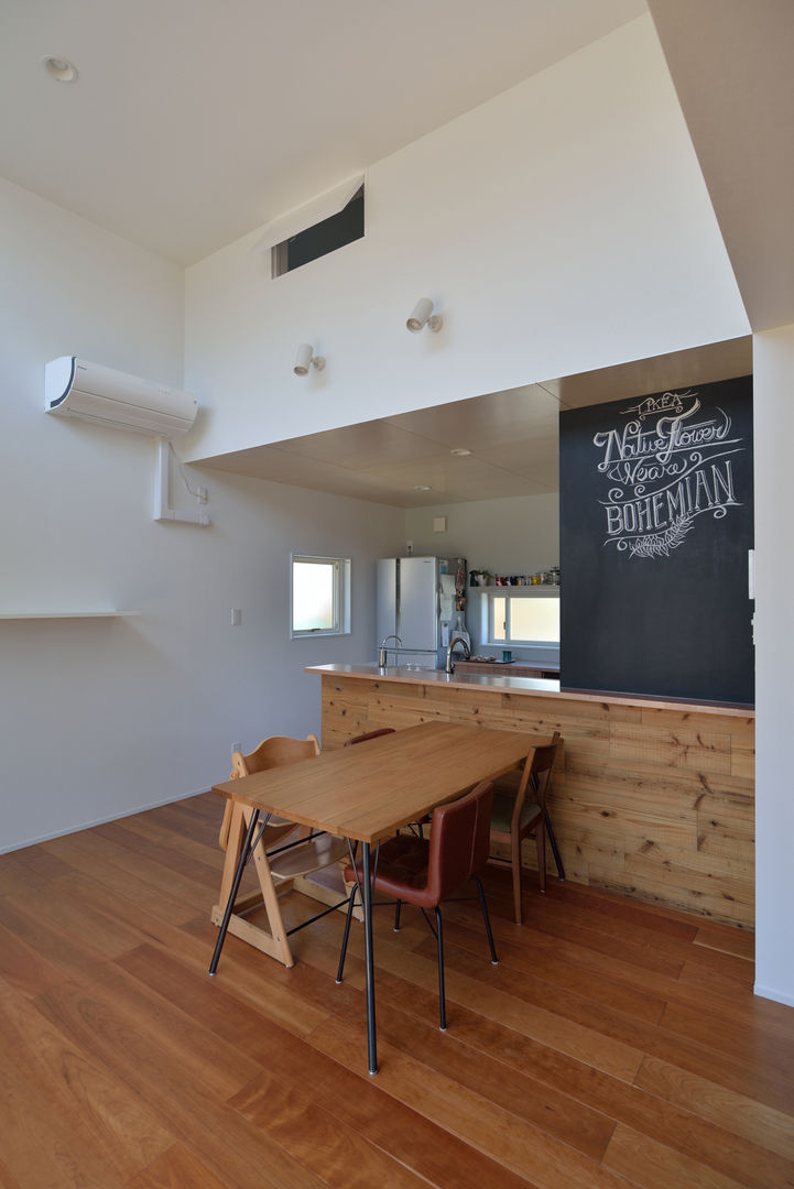 桜水の家, 株式会社ブレッツァ・アーキテクツ 株式会社ブレッツァ・アーキテクツ Modern dining room