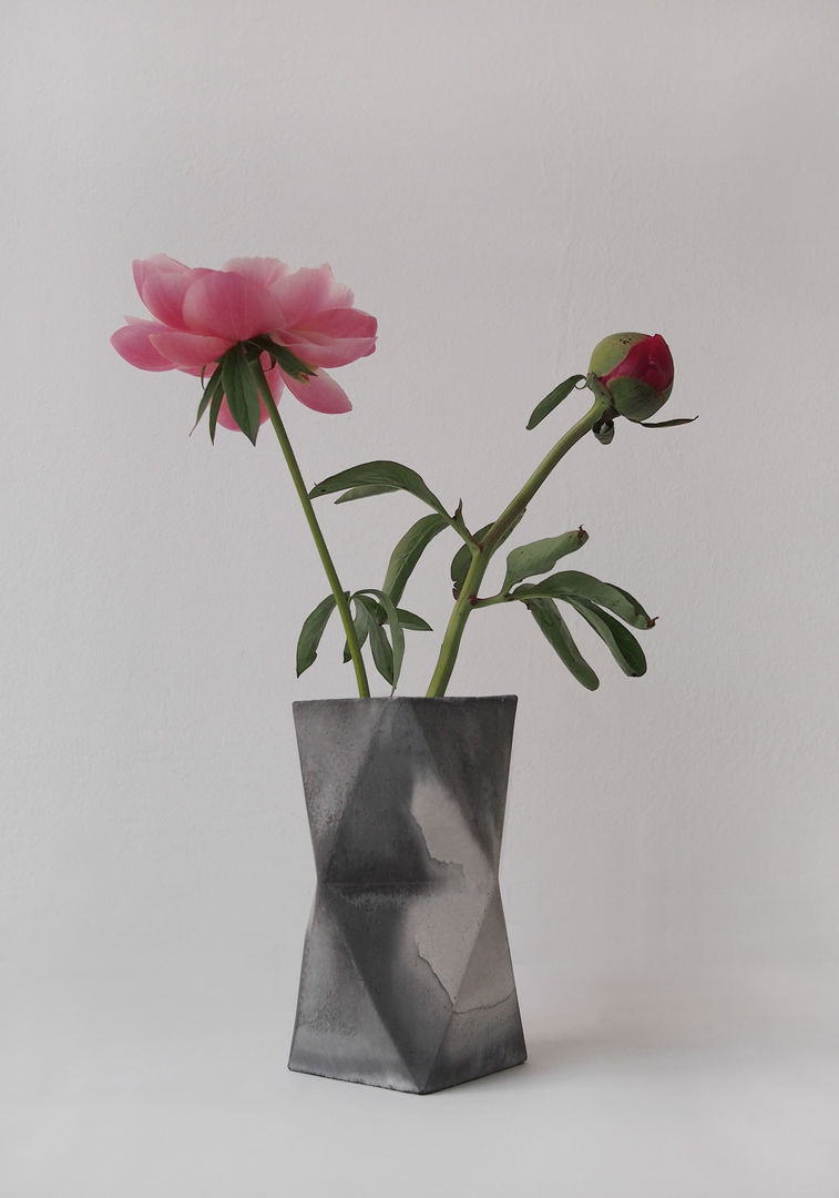 Geometric concrete Vase / Vase aus Beton, frauklarer frauklarer Living room Accessories & decoration