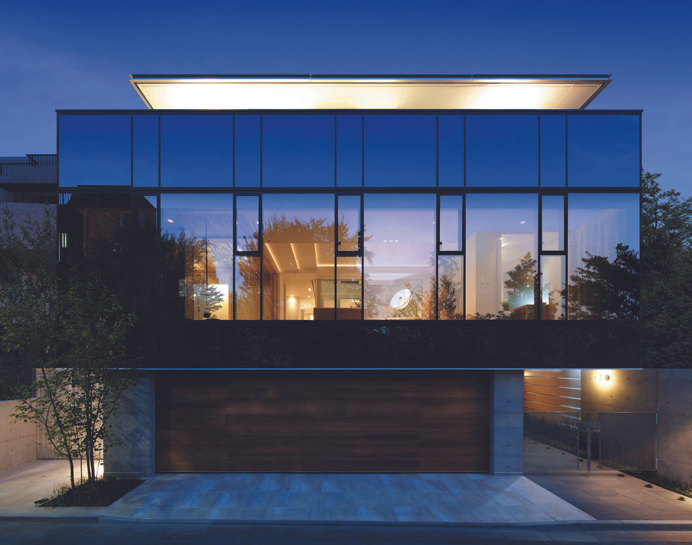 homify Modern houses Glass