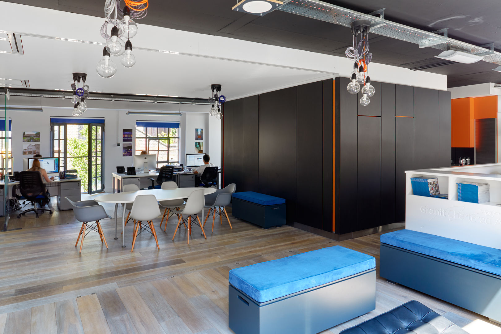Granit's New Office homify Oficinas de estilo moderno