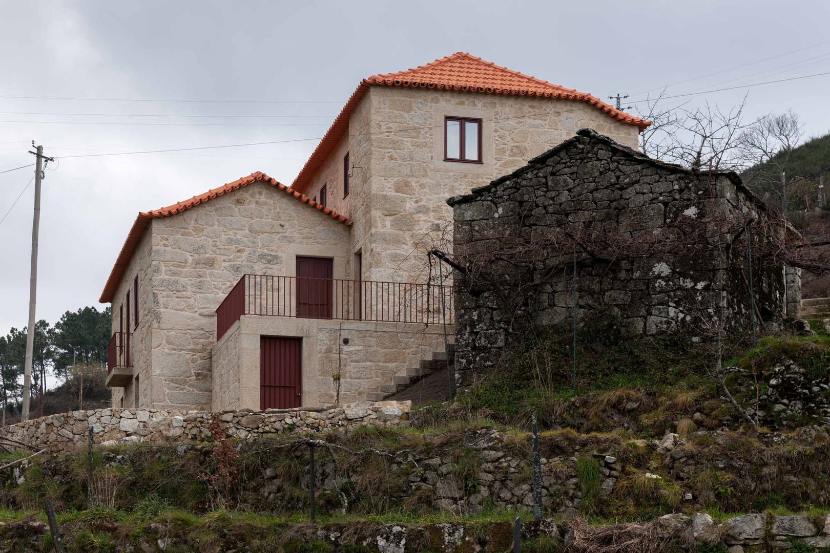 Casa de Campo na Aldeia da Felgueira, André Eduardo Tavares Arquitecto André Eduardo Tavares Arquitecto منازل