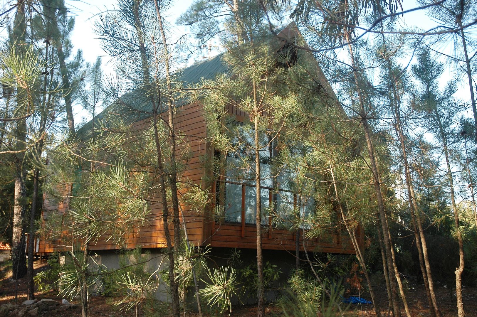 Casa em Cabeça Santa (Penafiel, Portugal), NORMA | Nova Arquitectura em Madeira (New Architecture in Wood) NORMA | Nova Arquitectura em Madeira (New Architecture in Wood) Rustikale Häuser Massivholz Mehrfarbig