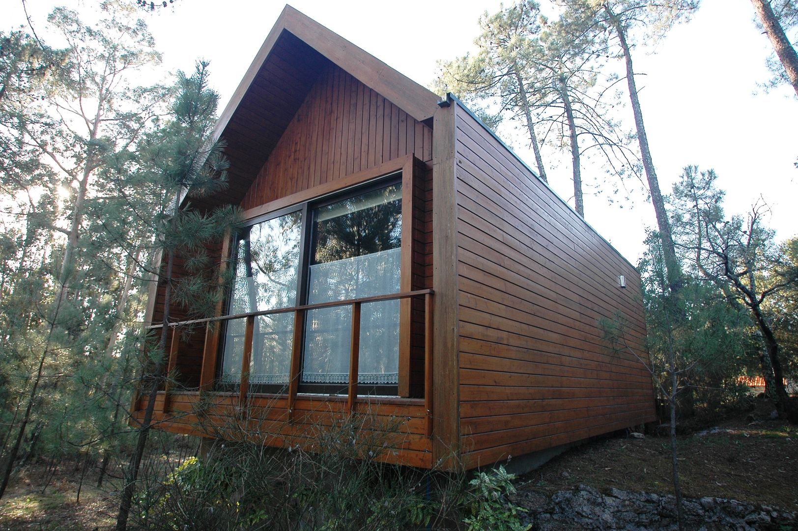 Casa em Cabeça Santa (Penafiel, Portugal), NORMA | Nova Arquitectura em Madeira (New Architecture in Wood) NORMA | Nova Arquitectura em Madeira (New Architecture in Wood) Rustykalne domy Lite drewno Wielokolorowy