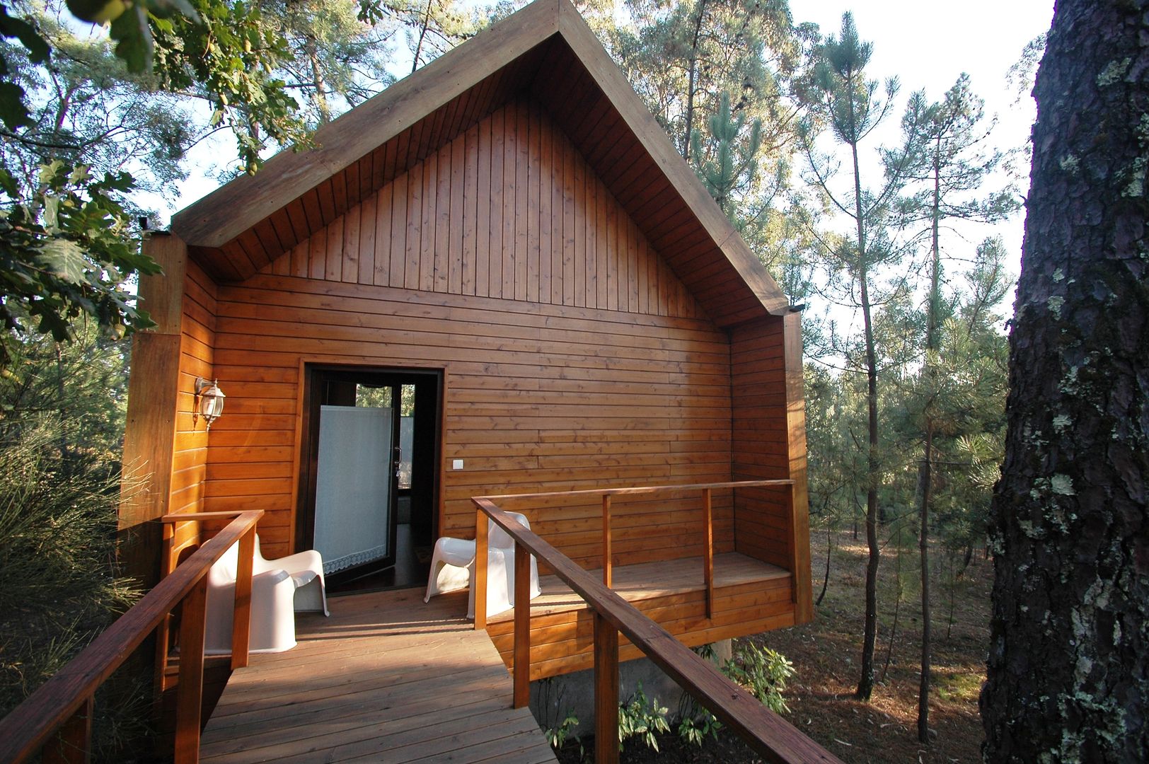 Casa em Cabeça Santa (Penafiel, Portugal), NORMA | Nova Arquitectura em Madeira (New Architecture in Wood) NORMA | Nova Arquitectura em Madeira (New Architecture in Wood) Rustikale Häuser Massivholz Mehrfarbig