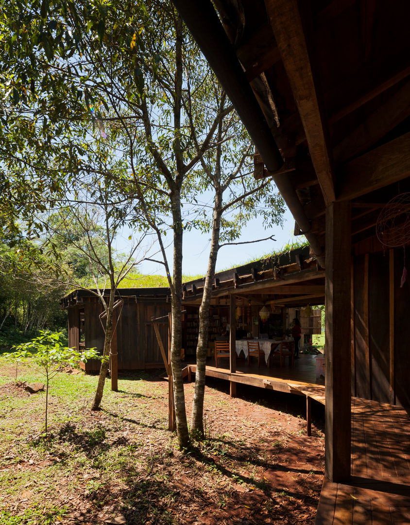Comuna Yerbas del Paraiso - Misiones, IR arquitectura IR arquitectura Patios & Decks Solid Wood Multicolored