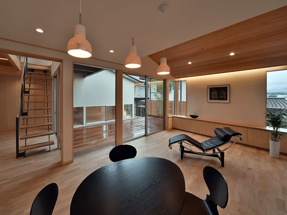 MJ2-house, 株式会社 森本建築事務所 株式会社 森本建築事務所 Living room Solid Wood Multicolored