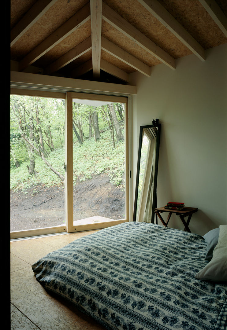 軽井沢S邸, 高田事務所 高田事務所 Modern style bedroom