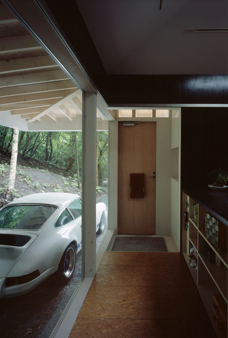 軽井沢S邸, 高田事務所 高田事務所 Modern Corridor, Hallway and Staircase