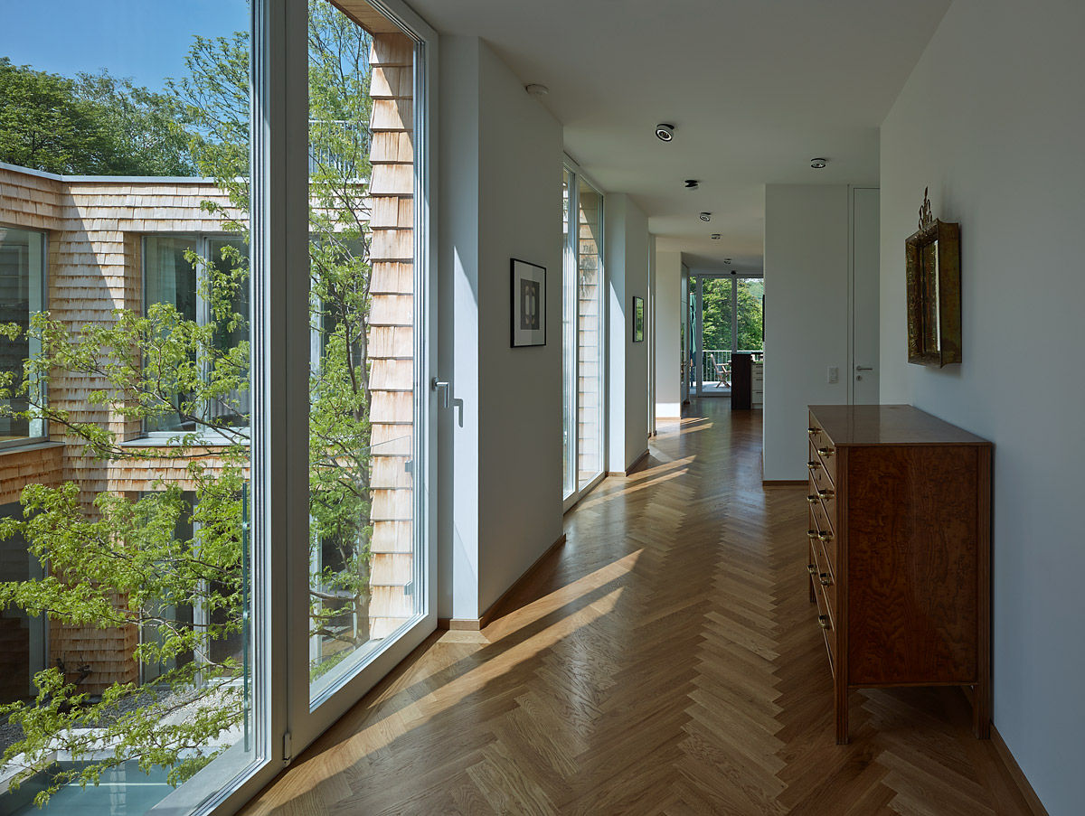 VALLEY PEARL, DREER2 DREER2 Modern Corridor, Hallway and Staircase