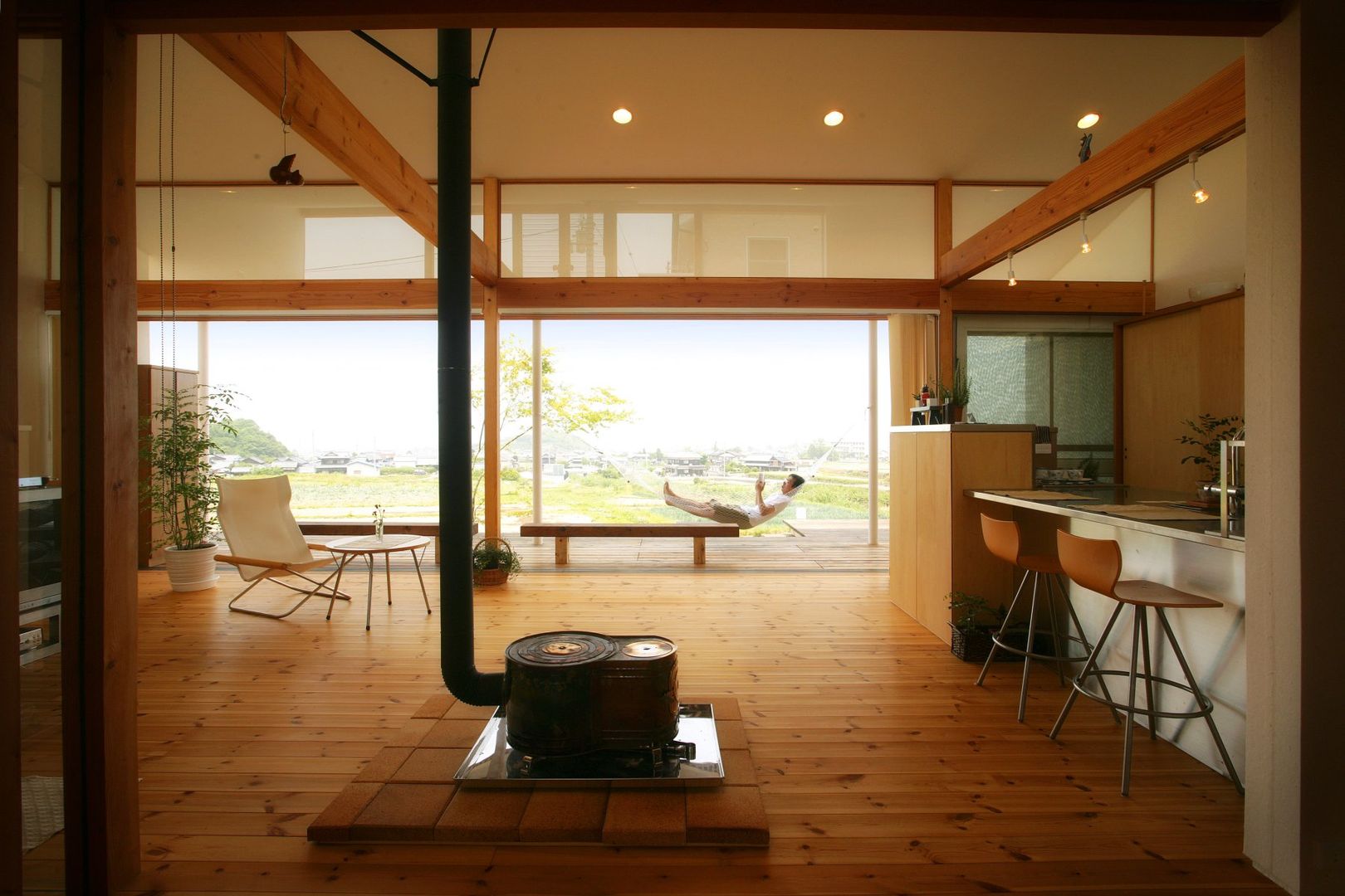 郷風-Satoburi-, 松永鉄快建築事務所 松永鉄快建築事務所 Modern living room Solid Wood Multicolored