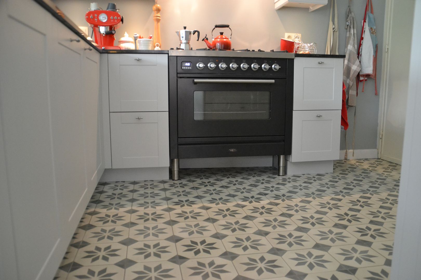 Realisaties, Den Ouden Tegel Den Ouden Tegel Country style kitchen Tiles