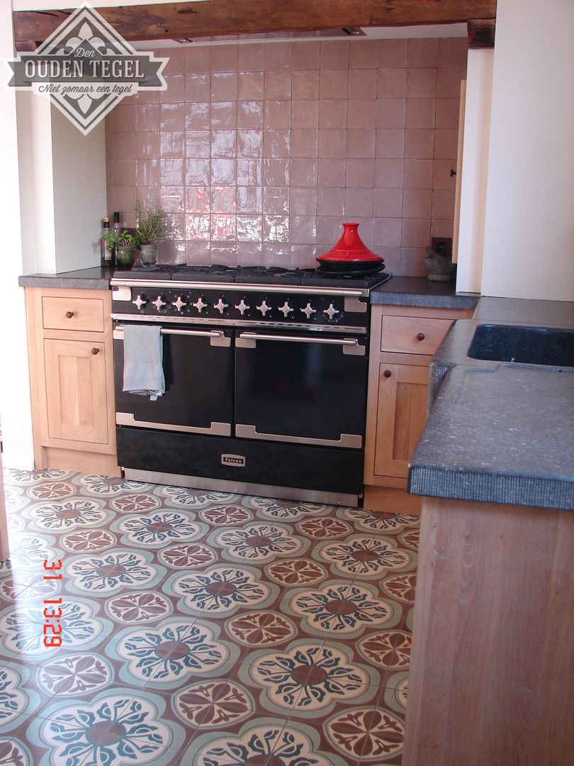 Realisaties, Den Ouden Tegel Den Ouden Tegel Country style kitchen Tiles