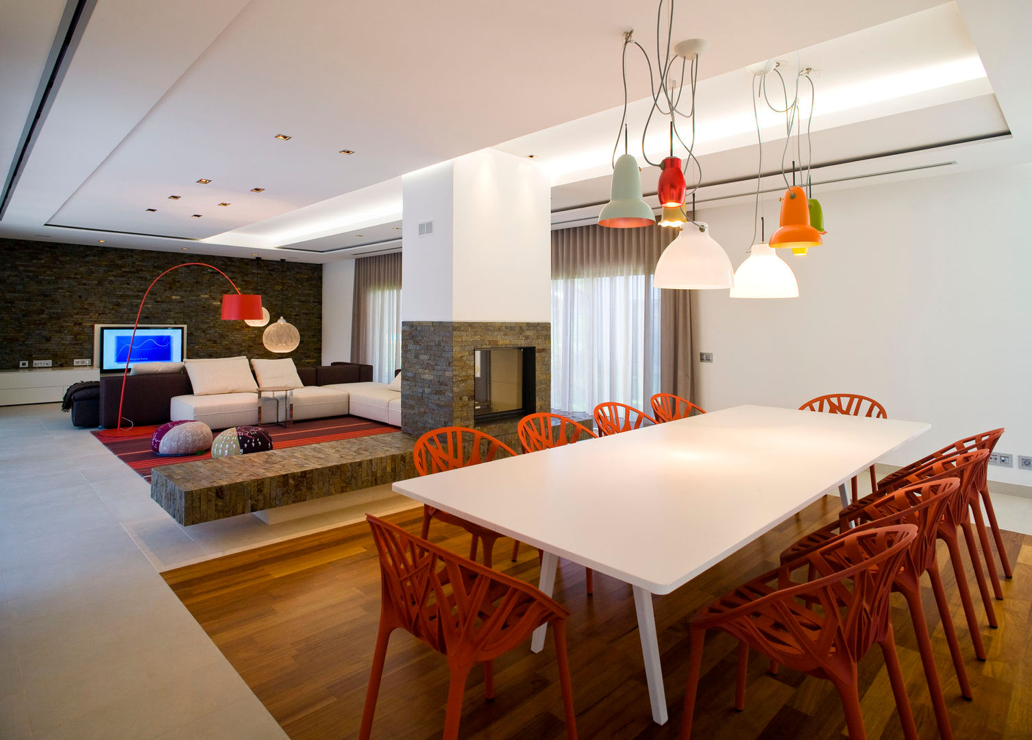 Moradia de férias M+PR, Space Invaders _ Arquitectura e Design Space Invaders _ Arquitectura e Design Dining room