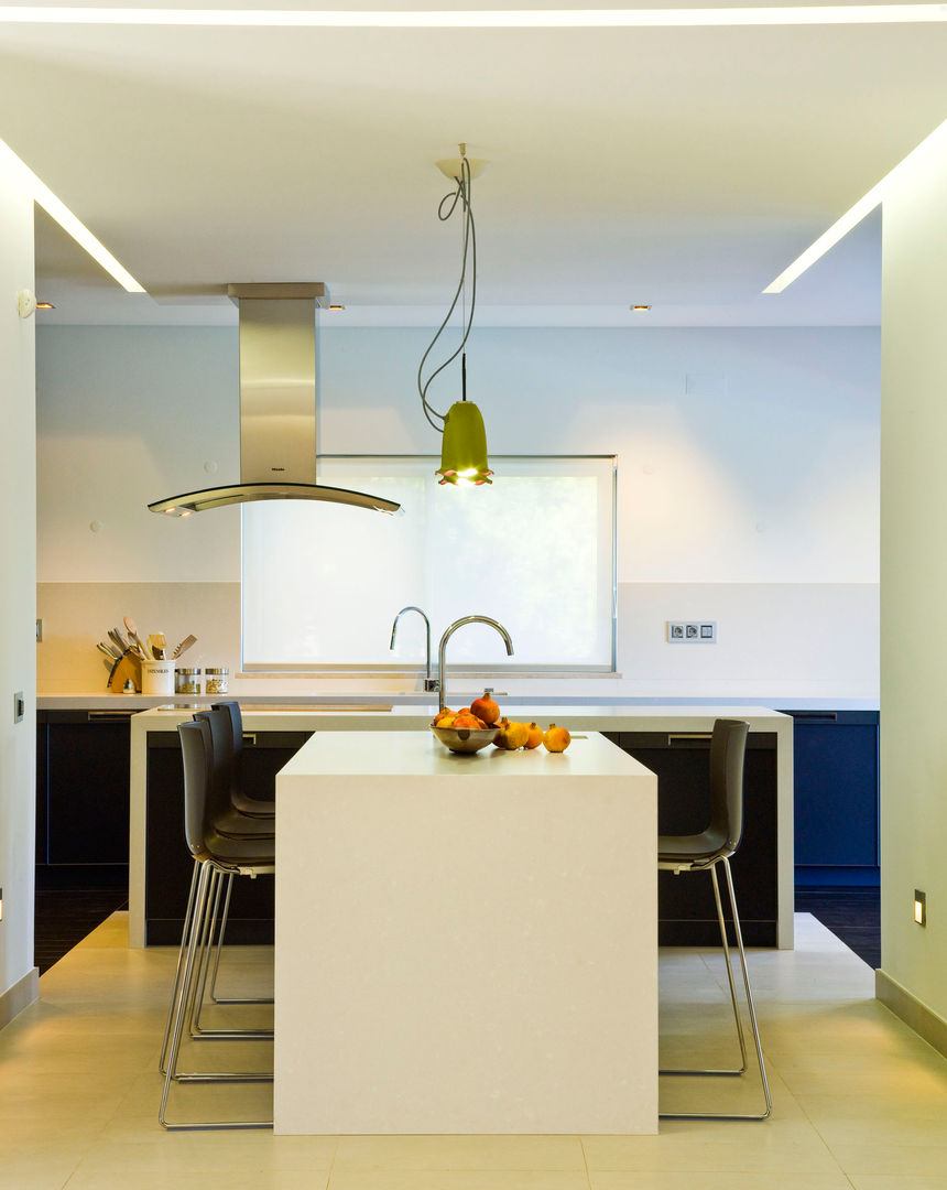 Moradia de férias M+PR, Space Invaders _ Arquitectura e Design Space Invaders _ Arquitectura e Design Modern Kitchen