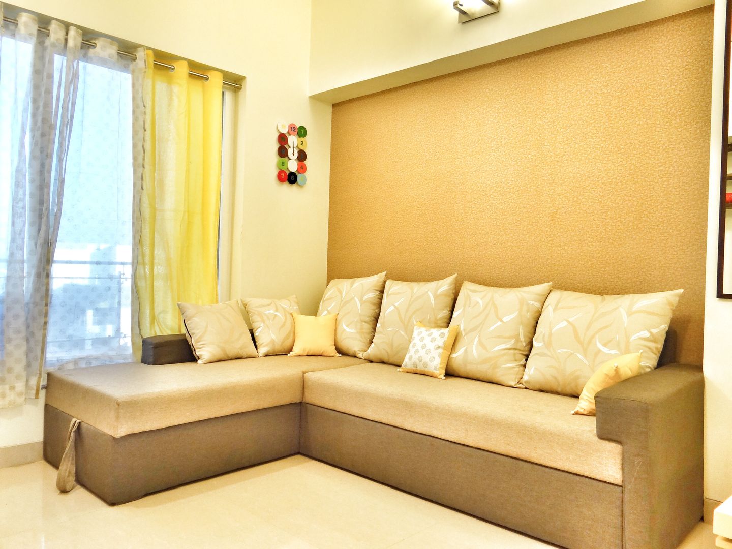 Guest Room Nuvo Designs Bedroom ٹیکسٹائل Amber/Gold Sofas & chaise longue
