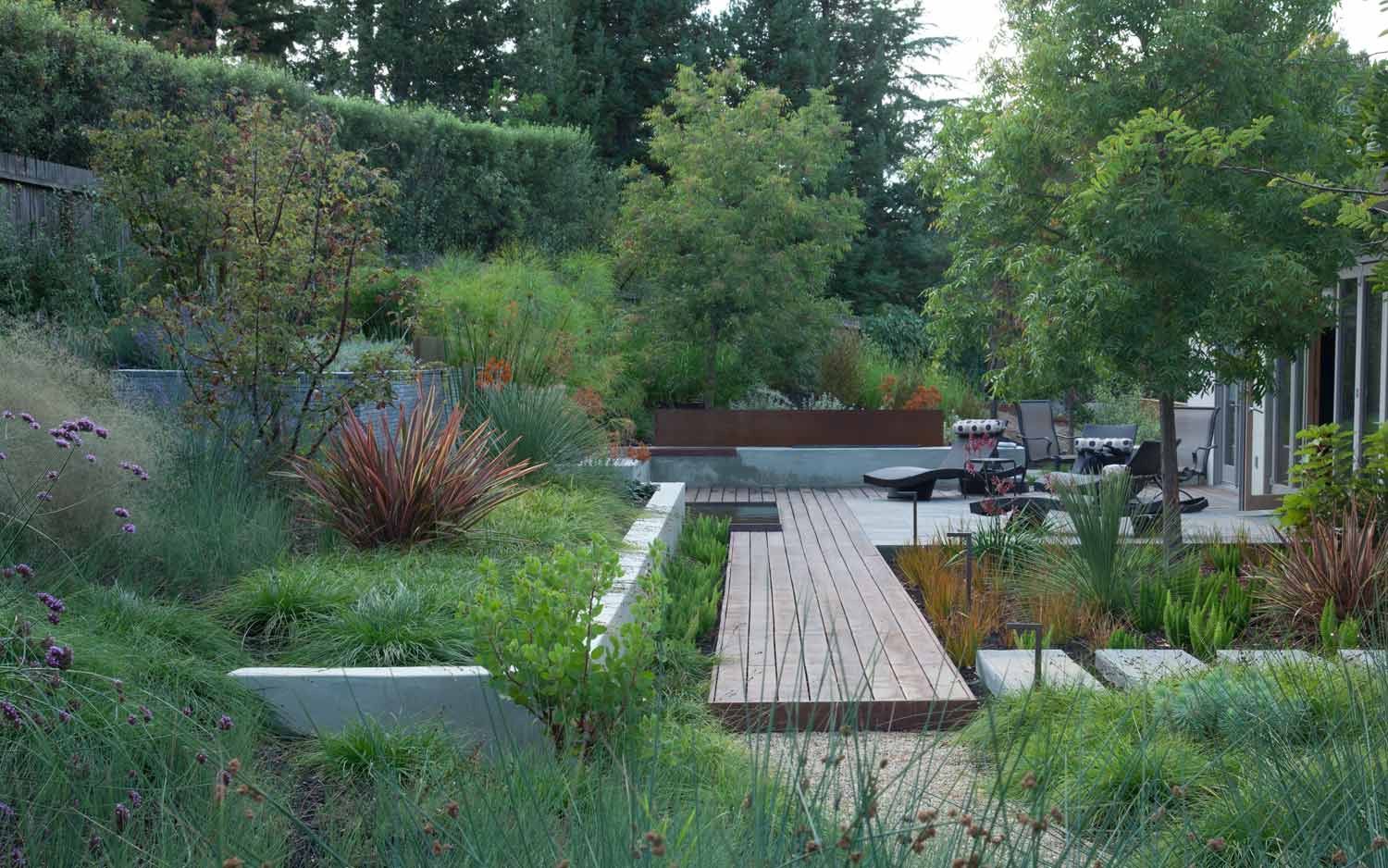 homify Modern Garden