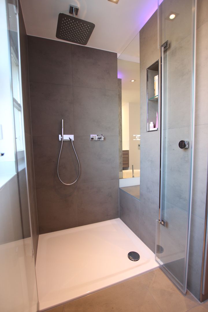 homify Modern bathroom Ceramic