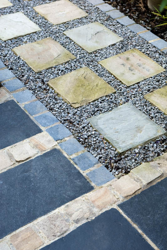Sandstone, Slate and aggregate path and paving Earth Designs Moderner Garten Schiefer