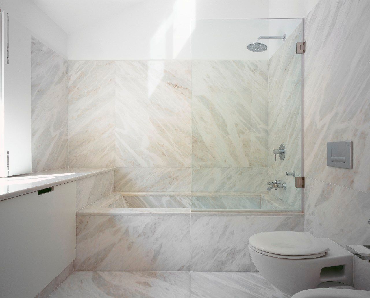 HDM House, SAMF Arquitectos SAMF Arquitectos Modern Bathroom Marble