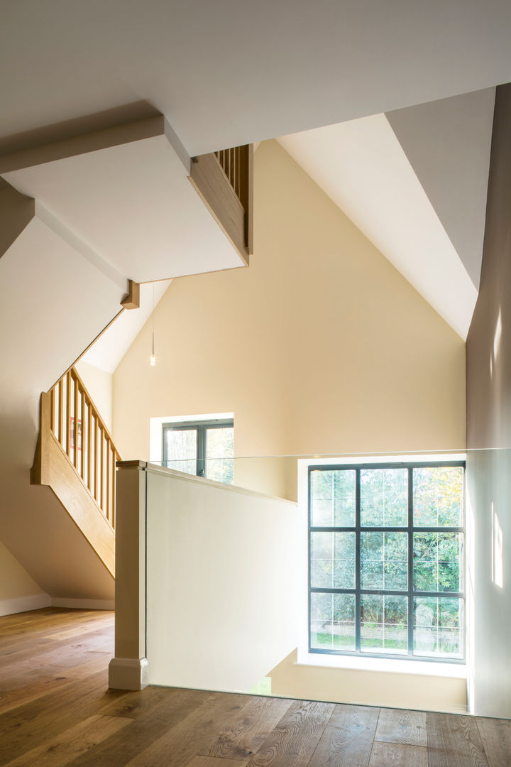 Princes Way, Frost Architects Ltd Frost Architects Ltd Modern corridor, hallway & stairs