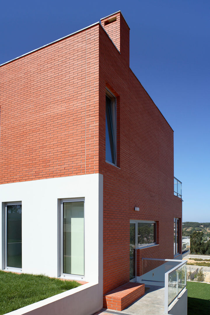 Casa Pinhal Verde , SAMF Arquitectos SAMF Arquitectos Casas modernas Tijolo