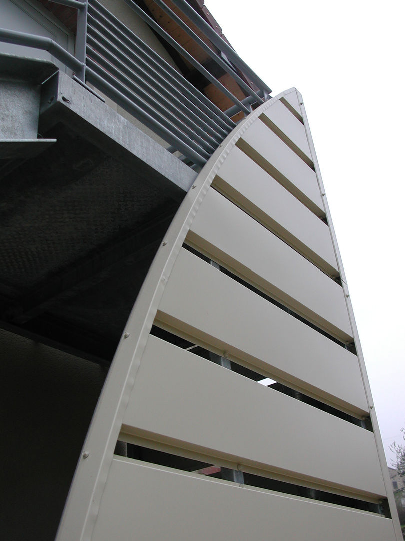 Transformation d'une ancienne gare en logements locatifs, Kauri Architecture Kauri Architecture Industrial style corridor, hallway and stairs