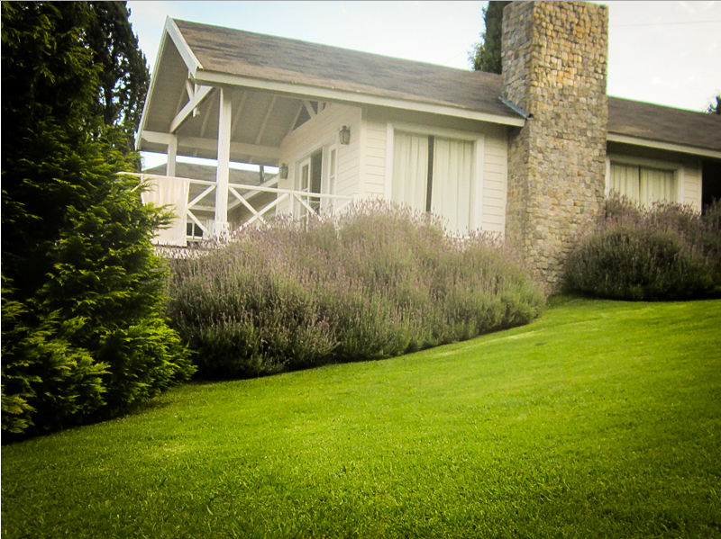 Construcción Sistematizada en Madera , Chauvín Arquitectura Chauvín Arquitectura Country style house Wood Wood effect