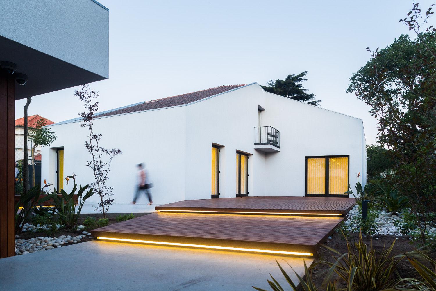 Consulado da República da Namíbia, a caixa negra a caixa negra Modern houses