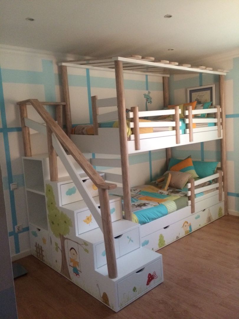 Beliche Cabana com Escada Estante, Oficina Rústica Oficina Rústica Nursery/kid’s room Solid Wood Multicolored Beds & cribs