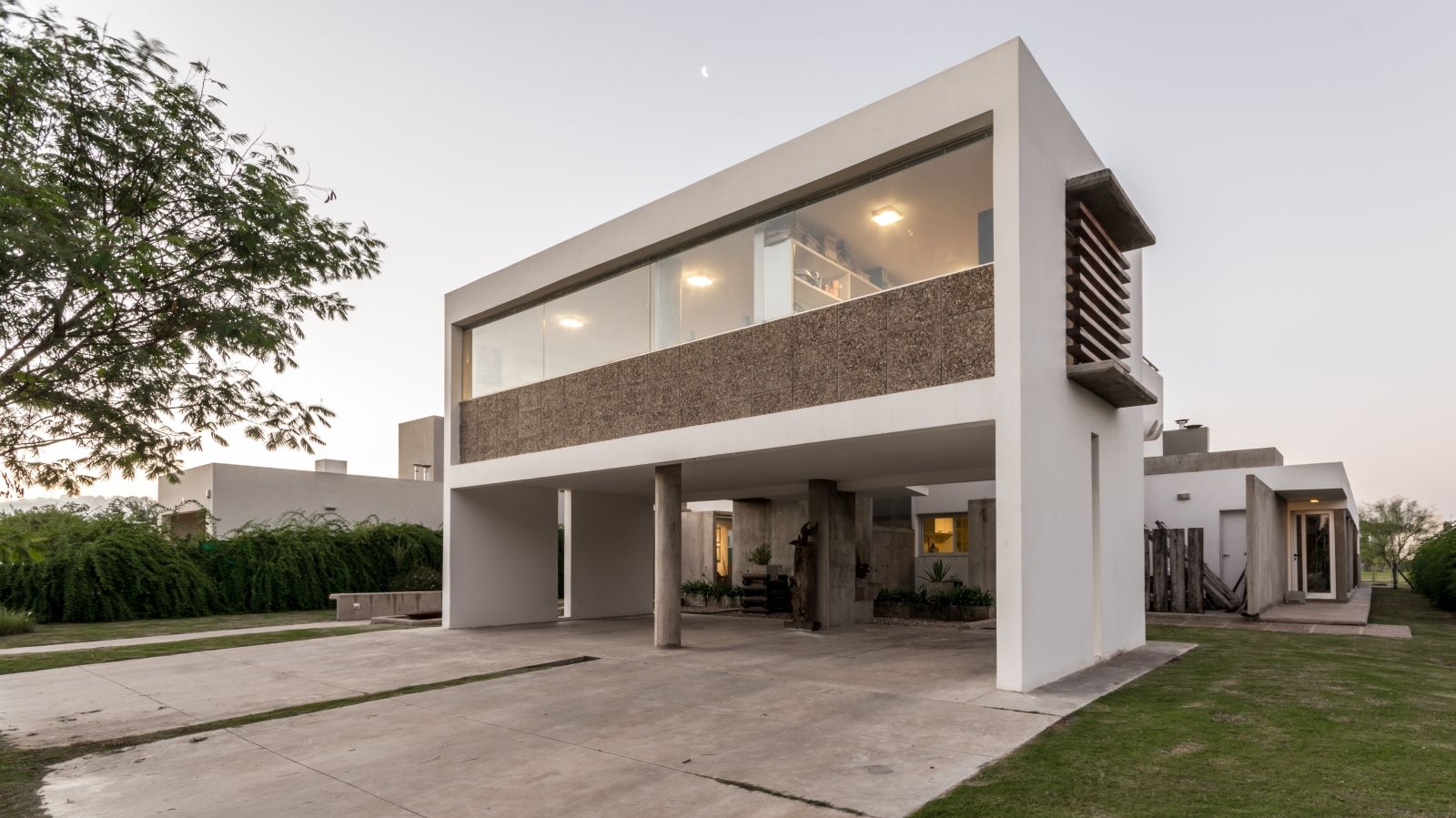 CASA LA SANTINA , barqs bisio arquitectos barqs bisio arquitectos Casas modernas