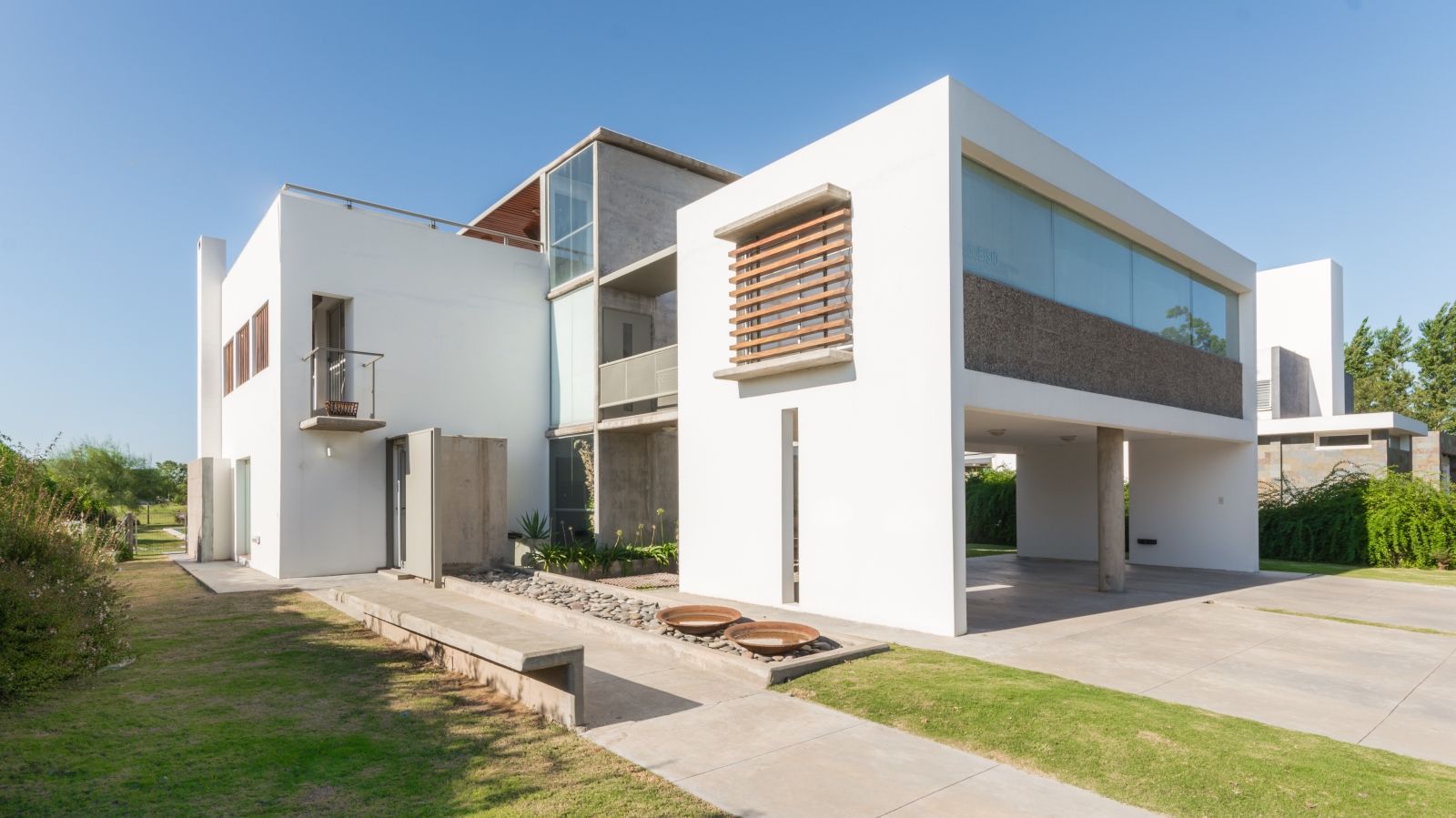 CASA LA SANTINA , barqs bisio arquitectos barqs bisio arquitectos Rumah Modern