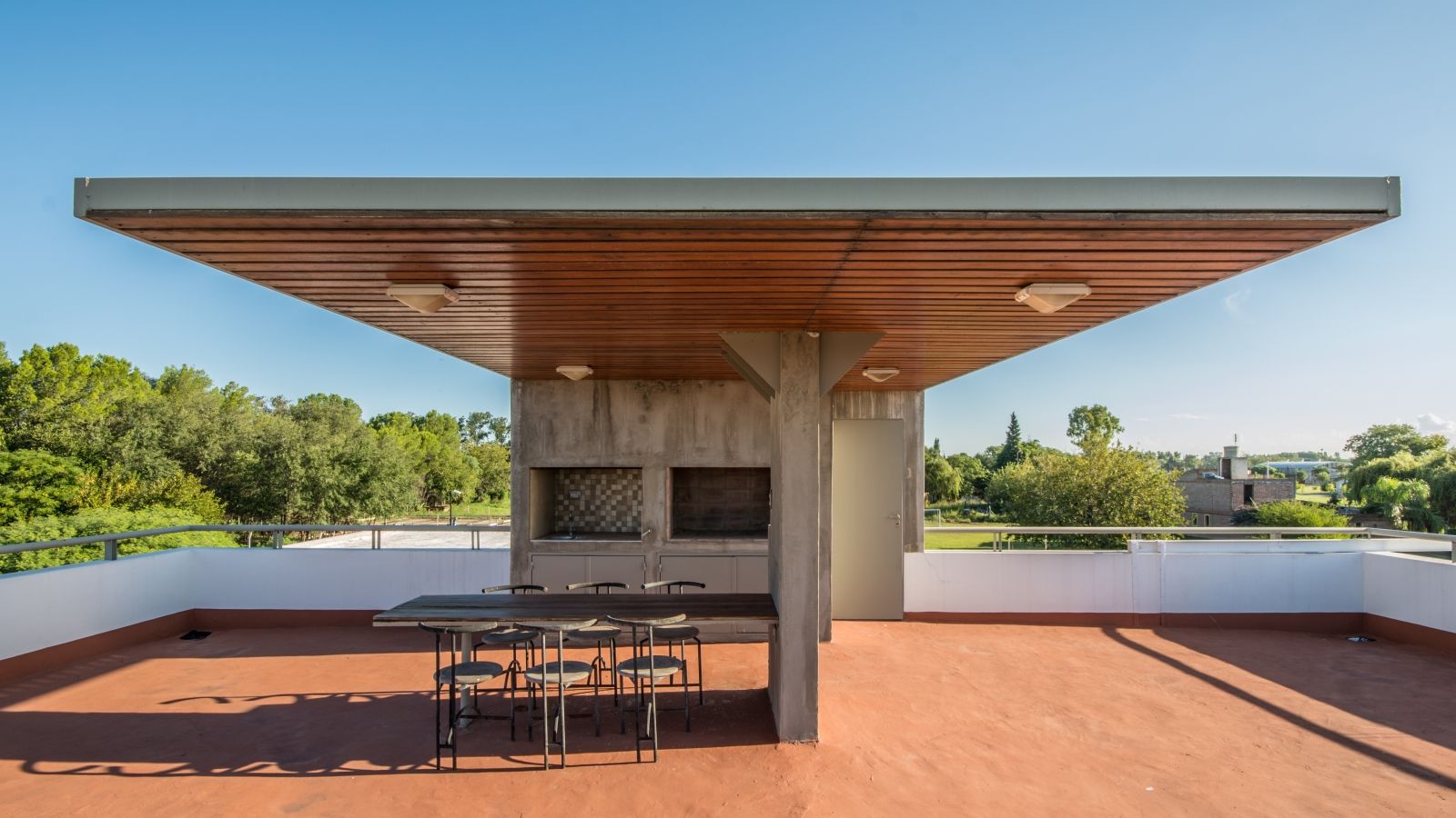 CASA LA SANTINA , barqs bisio arquitectos barqs bisio arquitectos Moderne balkons, veranda's en terrassen