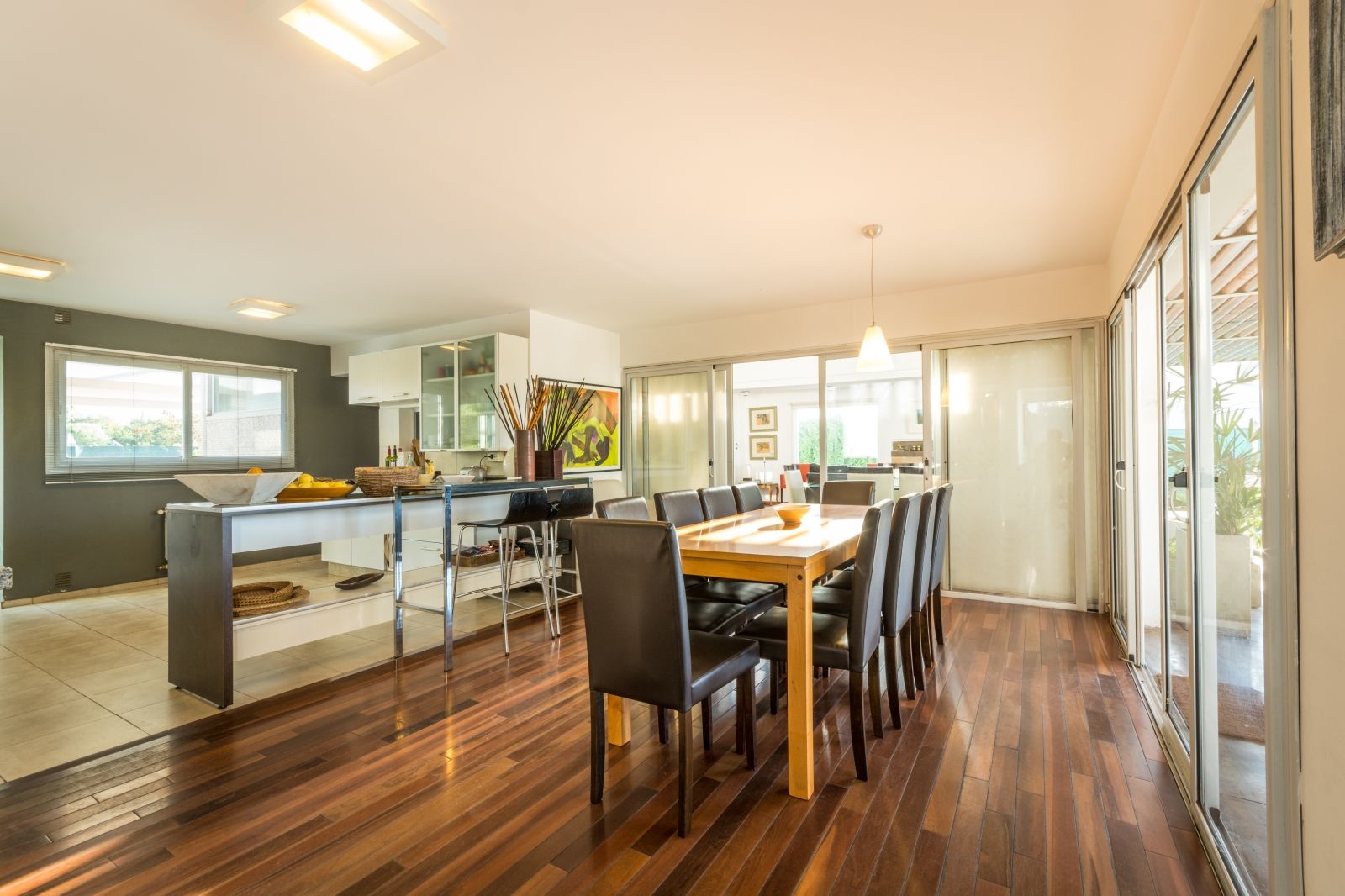 CASA LA SANTINA , barqs bisio arquitectos barqs bisio arquitectos Dining room