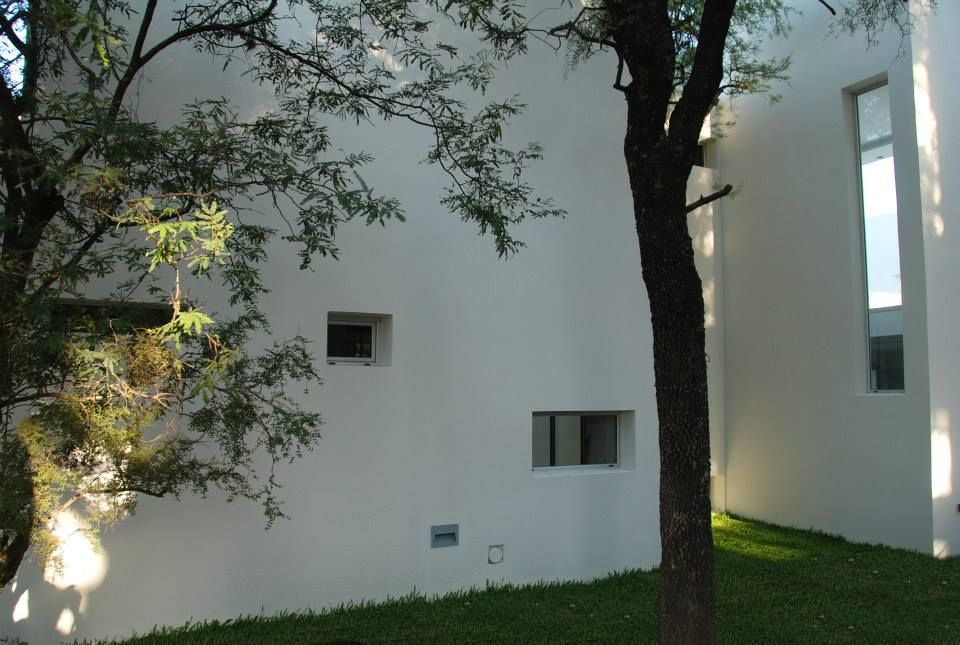 Vivienda en el Bosque, FKB ARQUITECTOS FKB ARQUITECTOS Modern houses