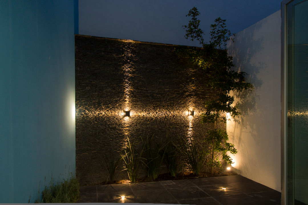 Casas Trapecio, INDICO INDICO Balcones y terrazas modernos