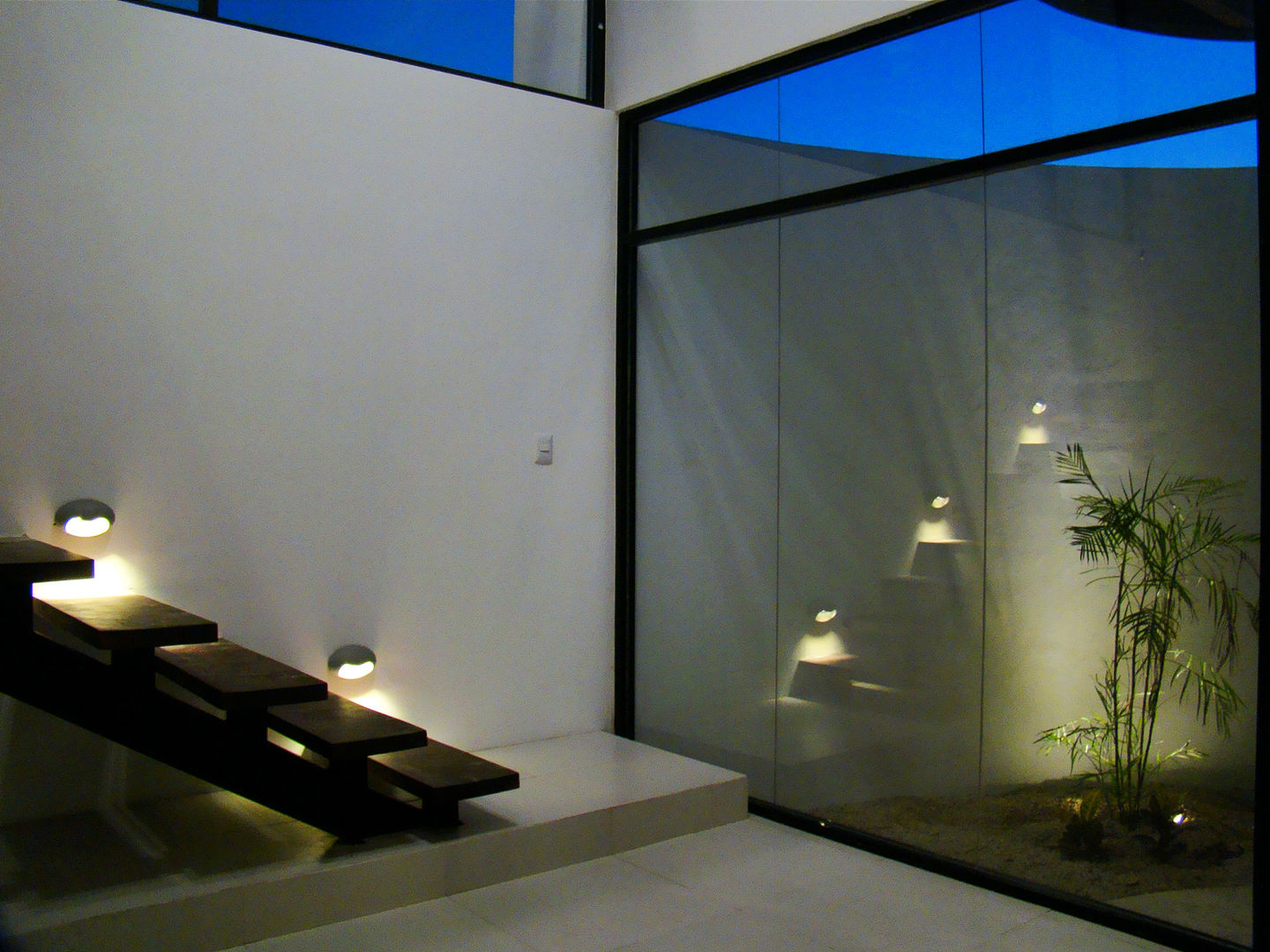 CASA PATIO , Studio 360 Studio 360 Modern houses