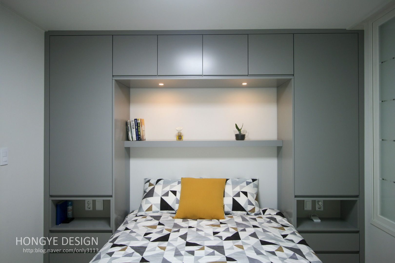 거실의 서재화 , 은혜로운 집 _ 25py, 홍예디자인 홍예디자인 Modern style bedroom